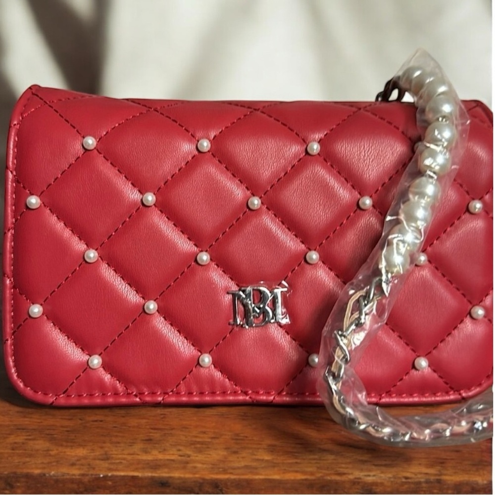 NWT! Bagdley Mischka Red Diamond Quilted Crossbody Bag/ Clutch removable strap